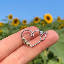 Load image into Gallery viewer, Cute Sunflower Heart Pin