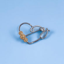 Load image into Gallery viewer, Cute Sunflower Heart Pin