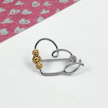 Load image into Gallery viewer, Cute Sunflower Heart Pin
