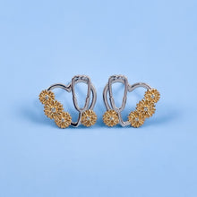 Load image into Gallery viewer, Sunflower Heart Stud Earrings