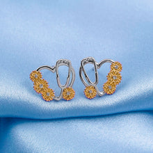 Load image into Gallery viewer, Sunflower Heart Stud Earrings
