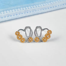 Load image into Gallery viewer, Sunflower Heart Stud Earrings