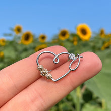 Load image into Gallery viewer, Cute Sunflower Heart Pin
